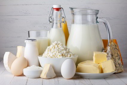 Lebensmittel die reich an Vitamin B13 sind wie Ziegenkäse