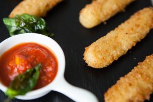 Mozzarellasticks-Lebensmittel